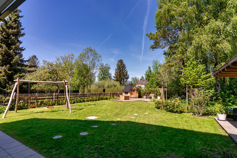 Sonniger Garten in idyllischer Lage