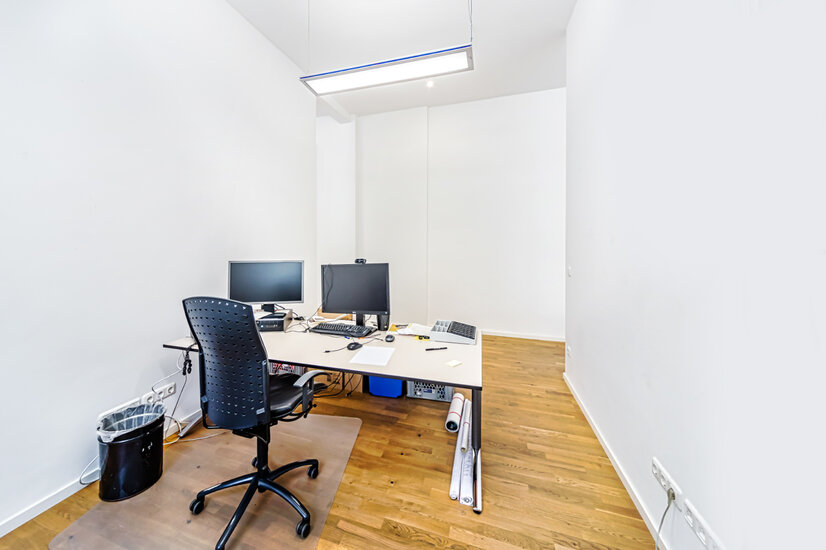Büro 1
