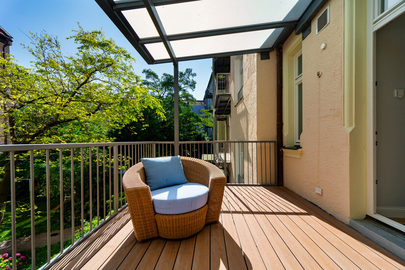 Balkon 1 von 2