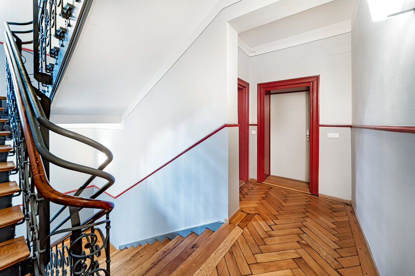Treppenhaus & Wohnungszugang