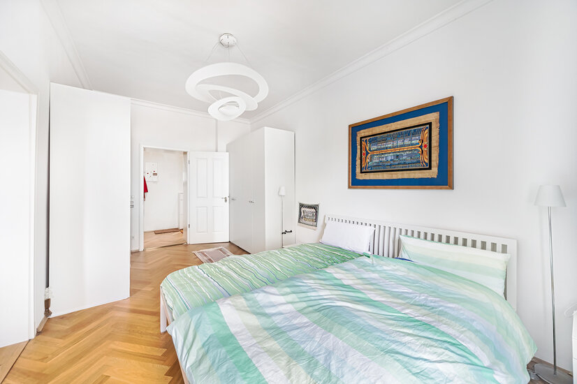 Geräumiges Schlafzimmer