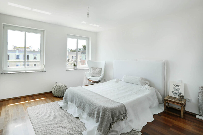 Masterschlafzimmer mit Einbauschrank