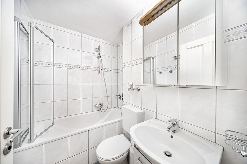 Bad mit Wanne