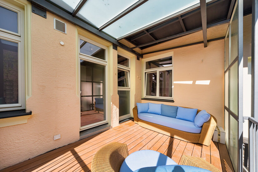 Balkon 1 von 2