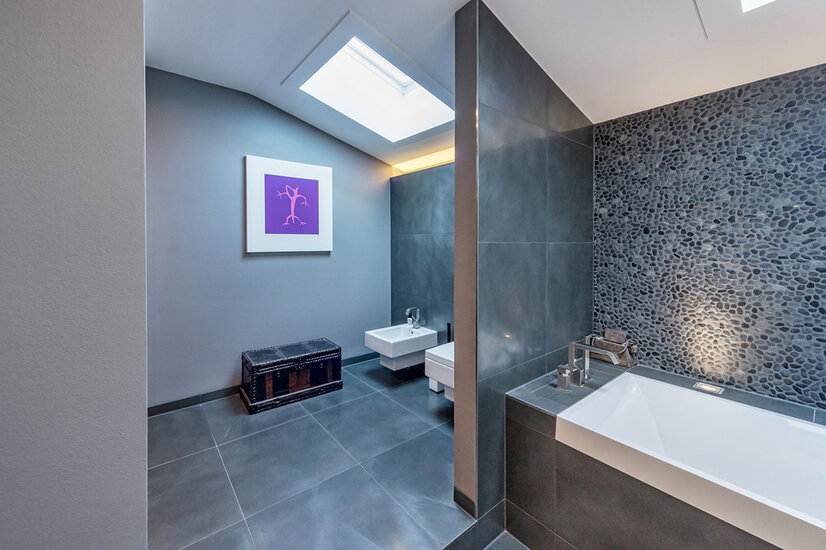 Designer Bad mit Wanne und Dusche